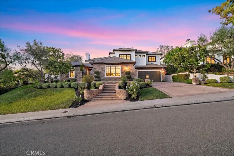 22 Hawthorne Lane