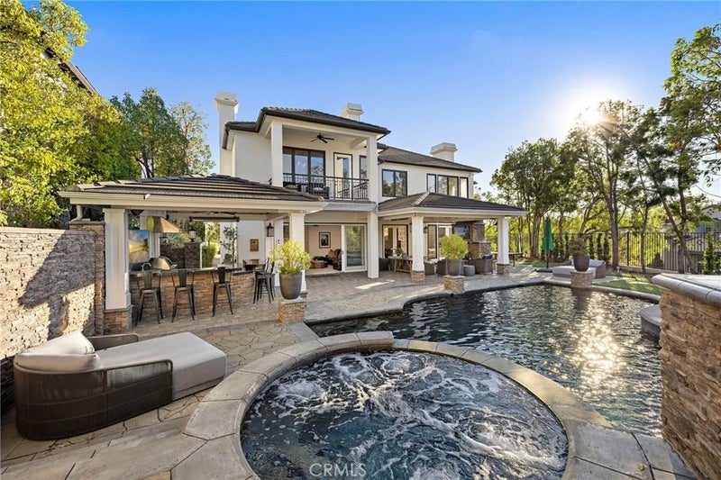22 Hawthorne Lane