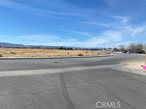 0 Vac/Cor Stanridge Ave/Ave J13