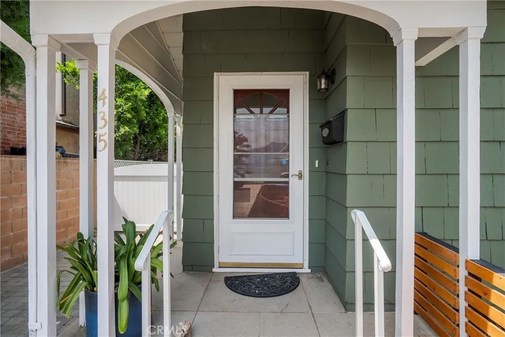 435 S Mariposa
