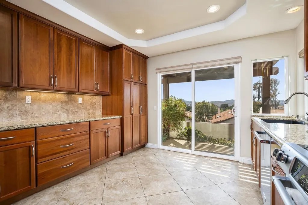 17624 Camino Ancho