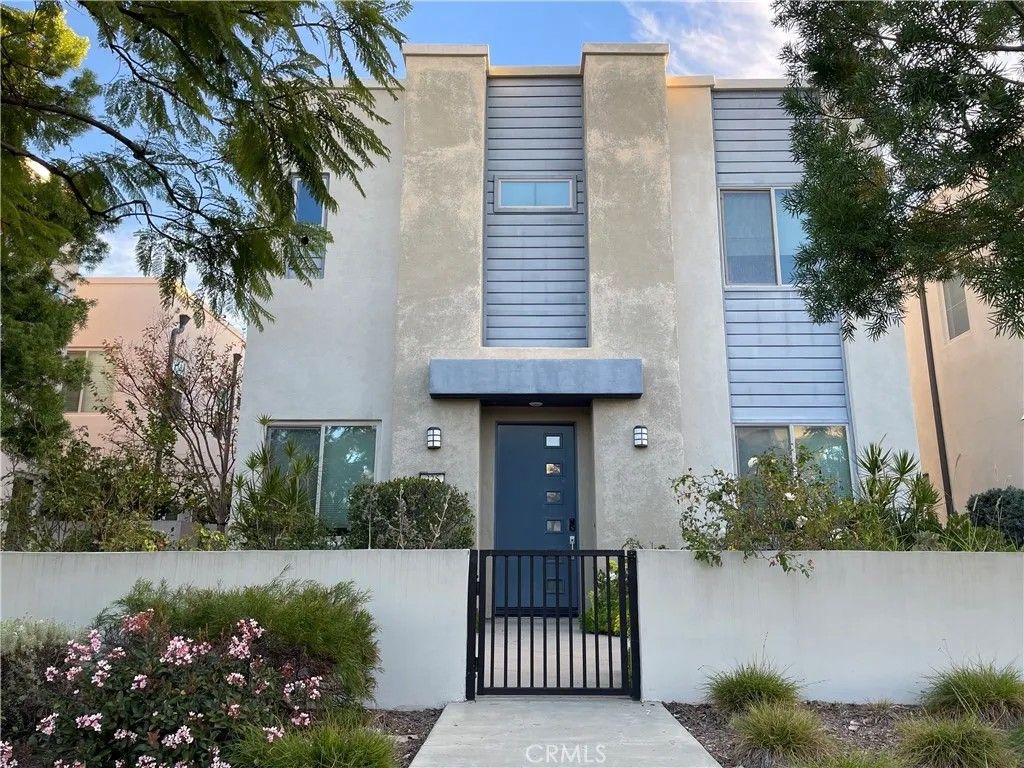 Photo of 325 Magnet, Irvine, CA 92618 (MLS # OC26010198)