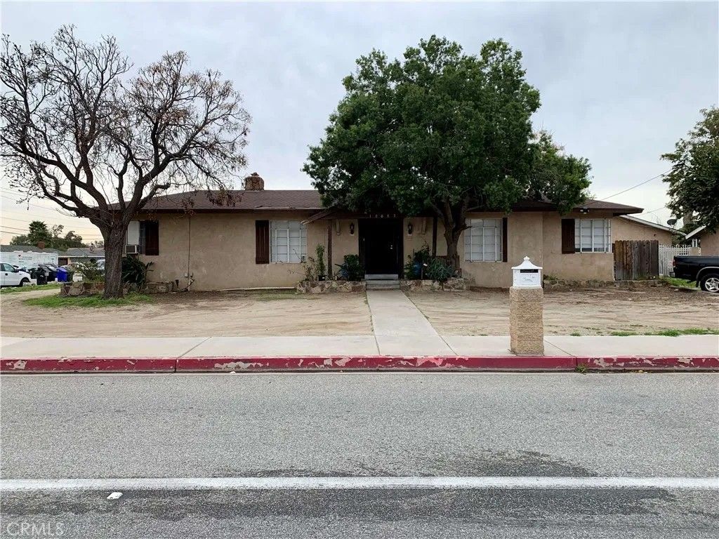 Photo of 18087 San Bernardino Ave, Bloomington, CA 92316 (MLS # IV26017254)