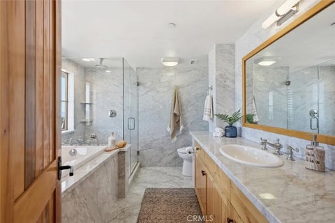 Tiny photo for 807 Esplanade, Redondo Beach, CA 90277 (MLS # SB26078062)