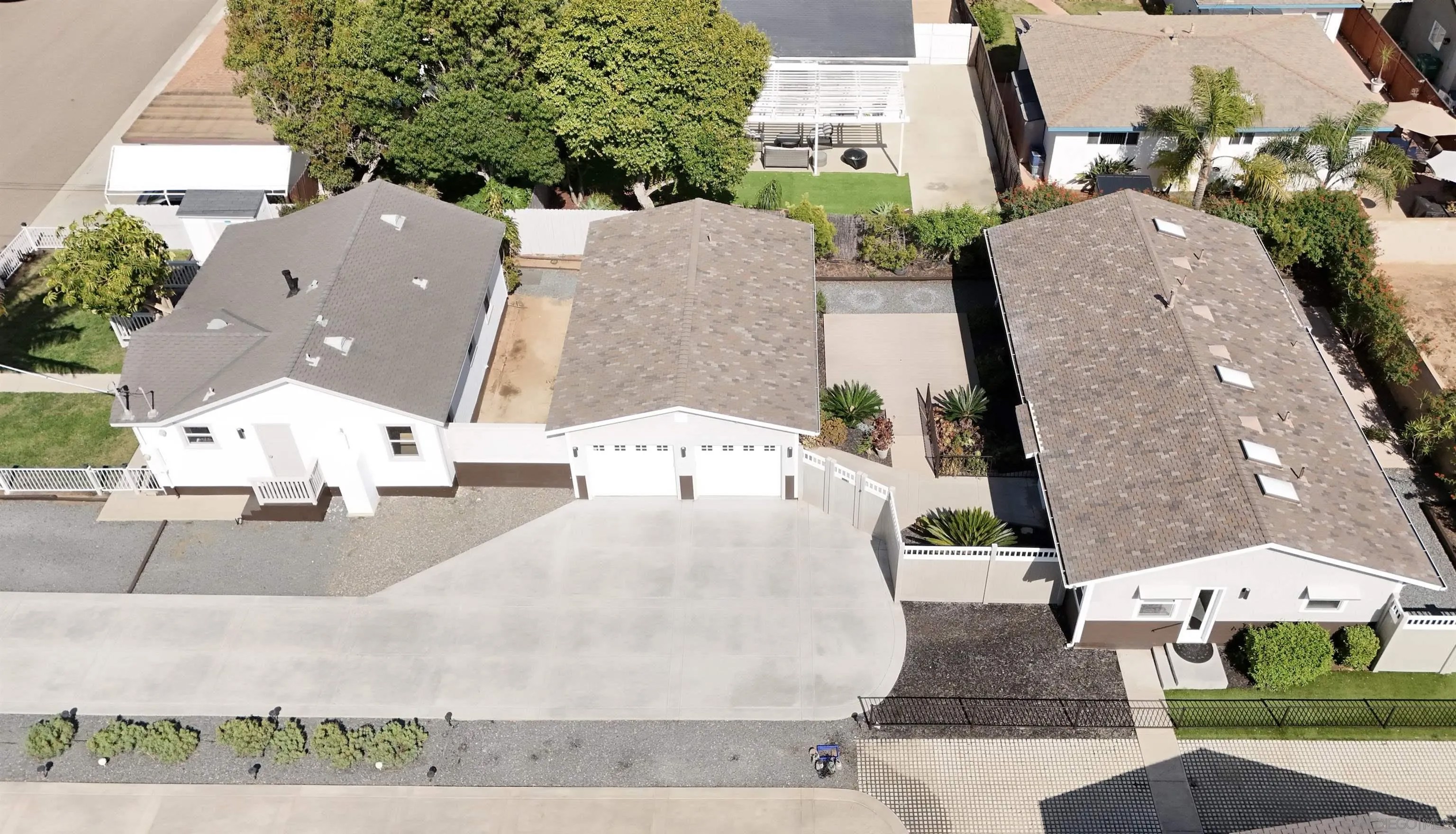 1027 Knowles Ave