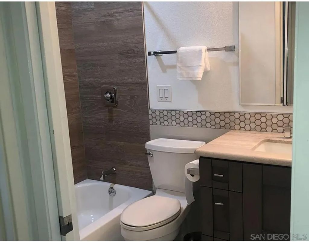 Photo of 3312 Caminito Eastbluff #128, La Jolla, CA 92037 (MLS # 250044078)