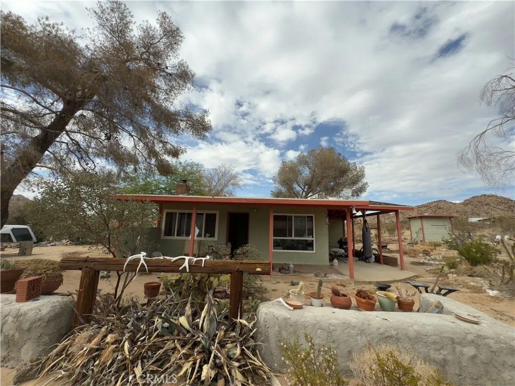 Photo of 63576 Single Tree Road, Joshua Tree, CA 92252 (MLS # DW26049619)