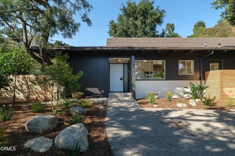 3271 New York Drive