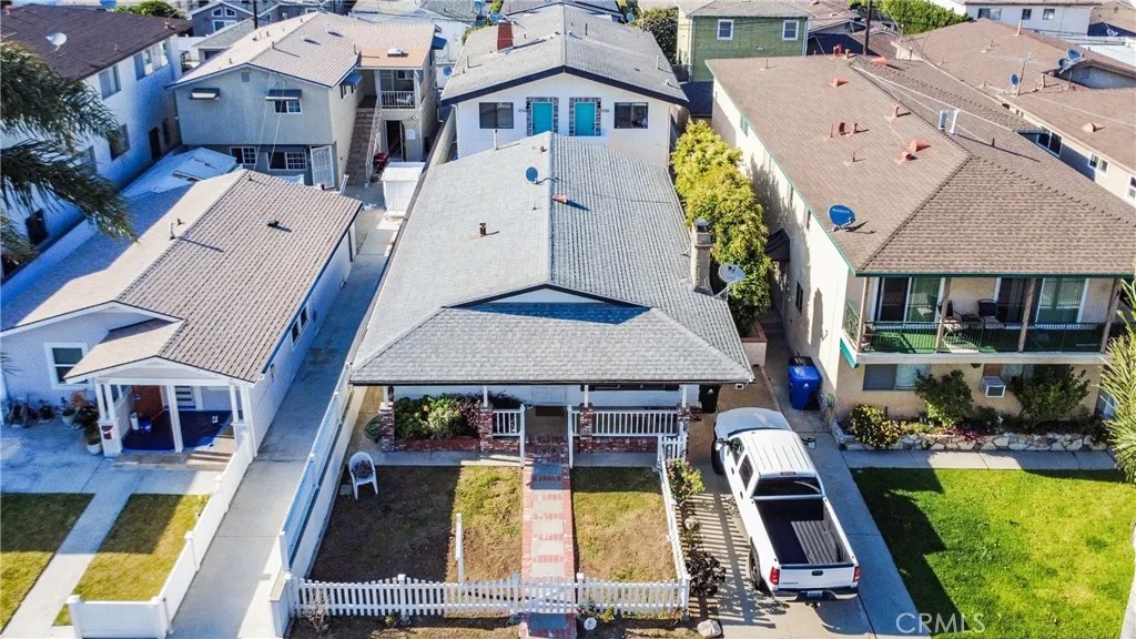 1054 W 23rd Street