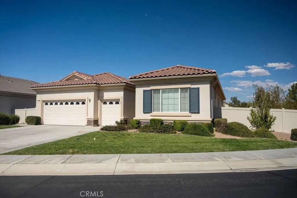 Photo of 10939 Rockaway Glen Road, Apple Valley, CA 92308 (MLS # HD26000589)