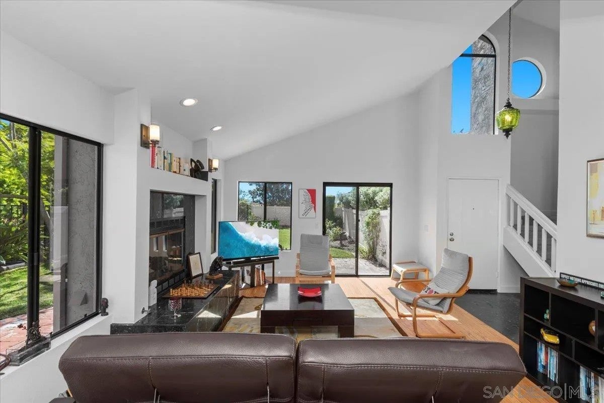 2108 Sea Village Circle