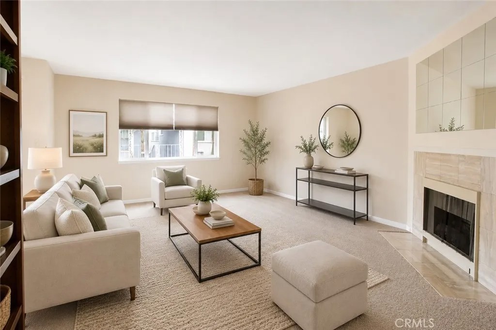 923 E Ocean 5