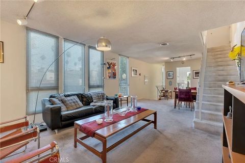 Tiny photo for 12452 Laurel Terrace, Studio City, CA 91604 (MLS # SR25236218)
