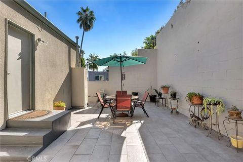Tiny photo for 12452 Laurel Terrace, Studio City, CA 91604 (MLS # SR25236218)