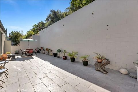 Tiny photo for 12452 Laurel Terrace, Studio City, CA 91604 (MLS # SR25236218)