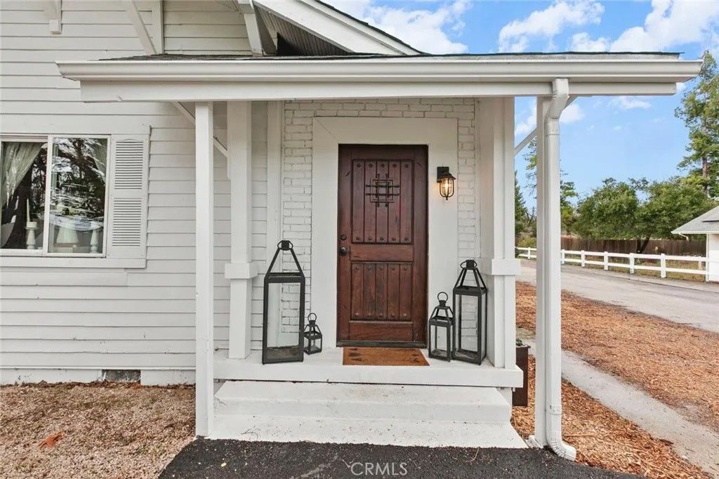 Photo of 17480 Pine Ave, Atascadero, CA 93422 (MLS # NS26033299)