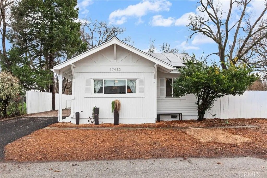 Photo of 17480 Pine Ave, Atascadero, CA 93422 (MLS # NS26033299)