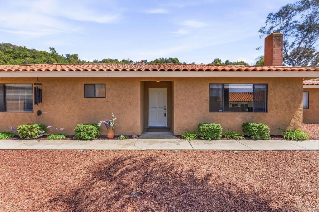 Photo of 1330 Ridgeview Way, Bonita, CA 91902 (MLS # 260013906)