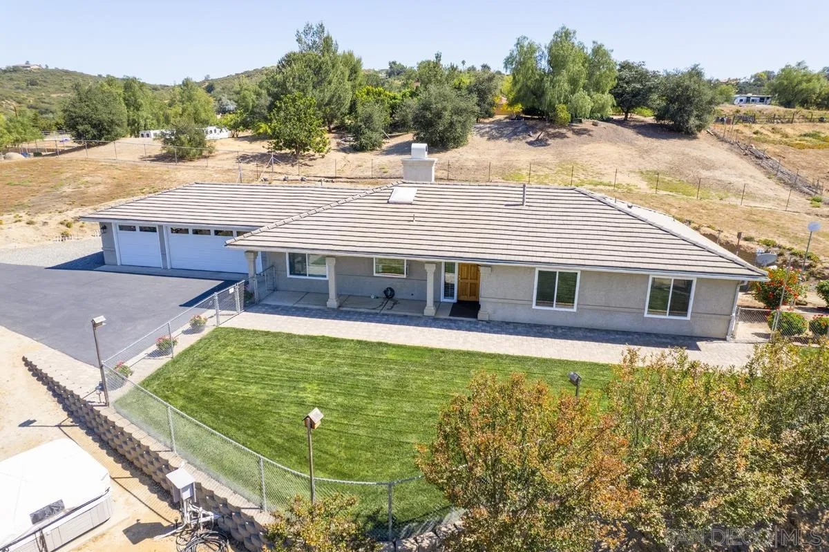 27611 Kiavo Dr