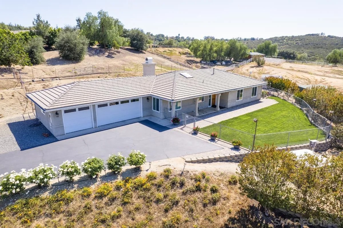 27611 Kiavo Dr