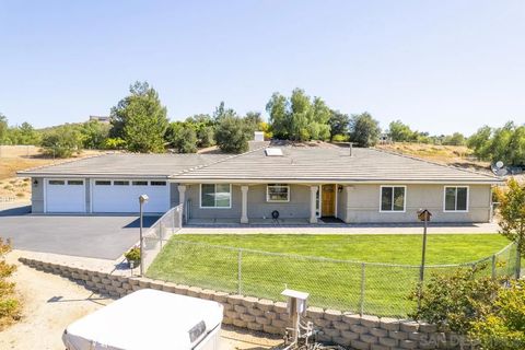 Photo of 27611 Kiavo Dr, Valley Center, CA 92082 (MLS # 260011831)