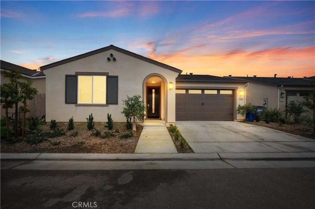 Photo of 6567 E Pine, Fresno, CA 93727 (MLS # FR26026888)