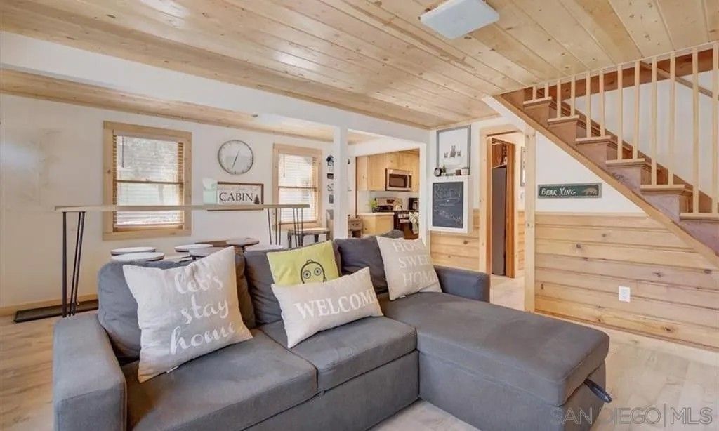 Photo of 298 Maple Ln, Sugarloaf, CA 92386 (MLS # 260010462)