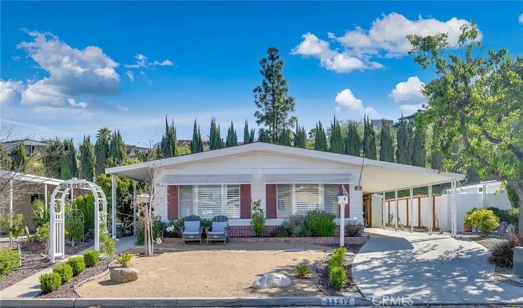 Photo of 38212 Via La Colina, Murrieta, CA 92563 (MLS # SW26068454)