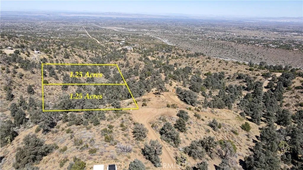 Photo of 7958 HomeRidge Dr, Pinon Hills, CA 92372 (MLS # IG26226666)