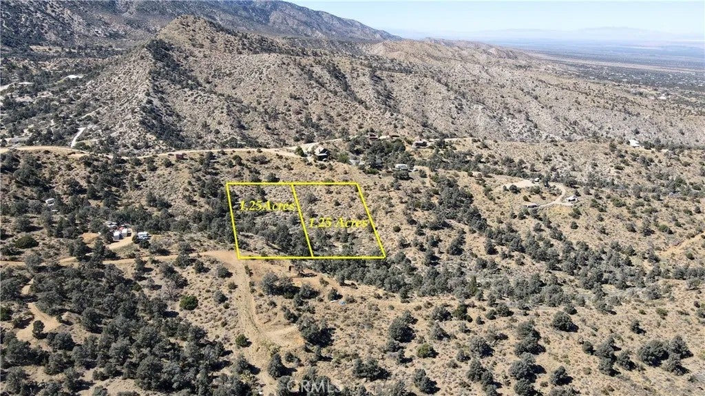 Photo of 7958 HomeRidge Dr, Pinon Hills, CA 92372 (MLS # IG26226666)