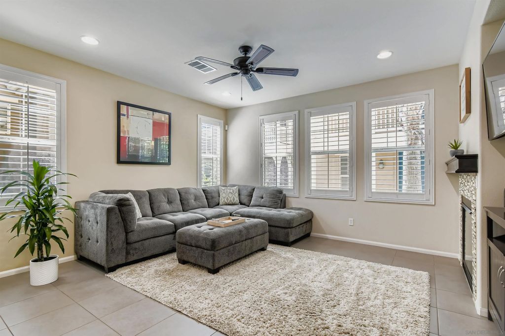 Photo of 1824 Cyan Ln, Chula Vista, CA 91913 (MLS # 250040393)