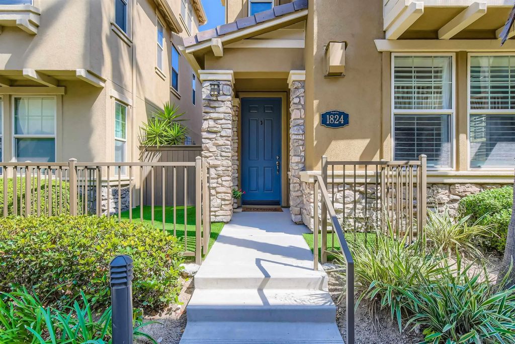 Photo of 1824 Cyan Ln, Chula Vista, CA 91913 (MLS # 250040393)