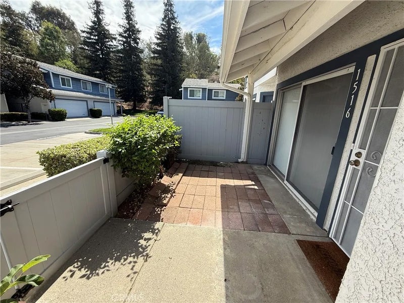 1516 Mccabe Way