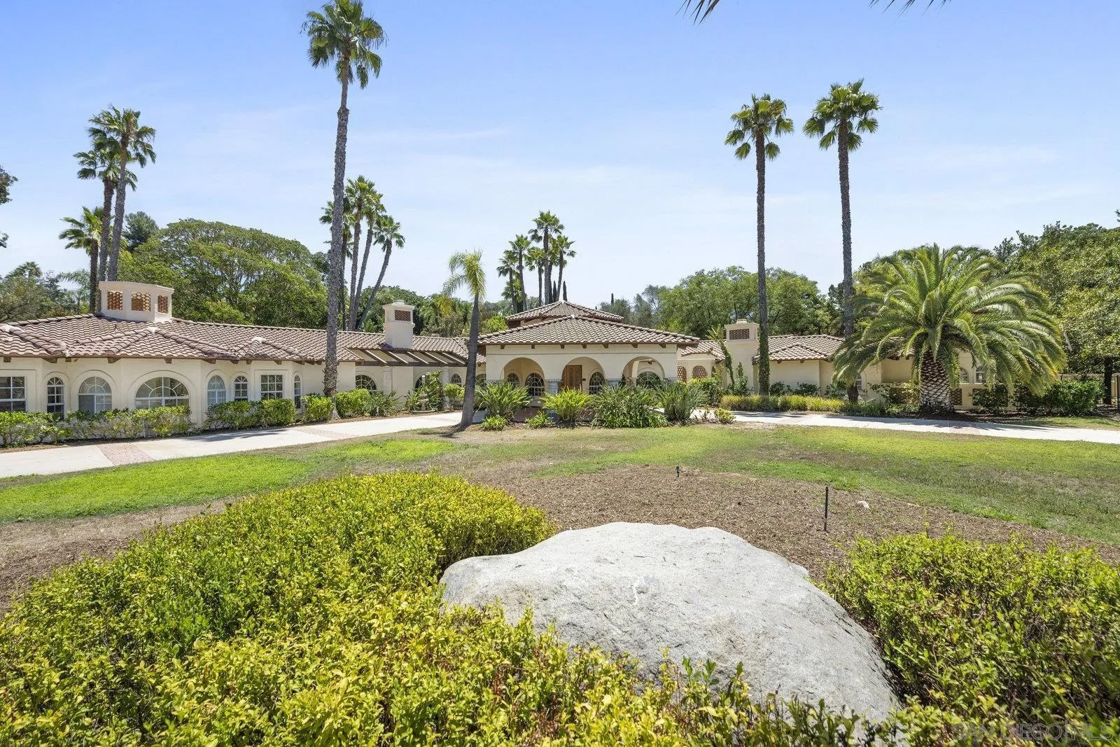 17601 Valle Verde
