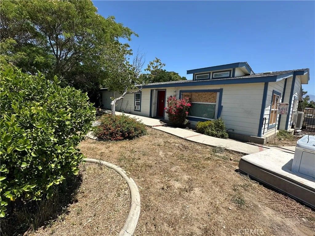 Photo of 1420 Isaacs PL, Hemet, CA 92543 (MLS # IG26106054)