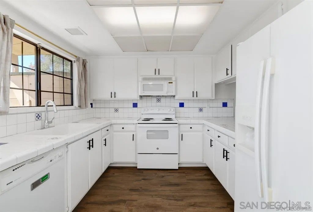 Photo of 625 S Fig ST #10, Escondido, CA 92025 (MLS # 260023823)