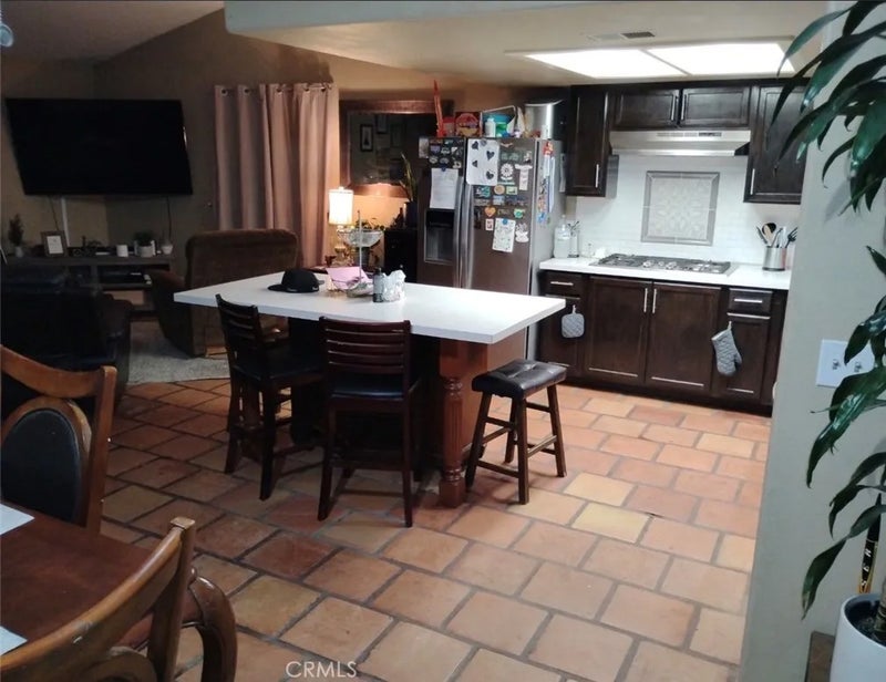 591 W 3rd
