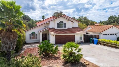 Photo of 204 Nighthawk Dr, Paso Robles, CA 93446 (MLS # NS25226649)