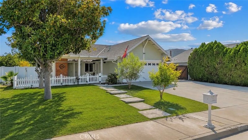 4352 Blueridge