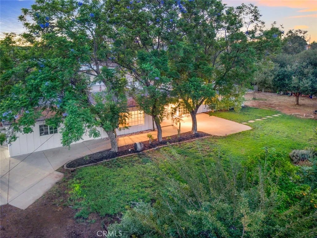 11525 Manzanita