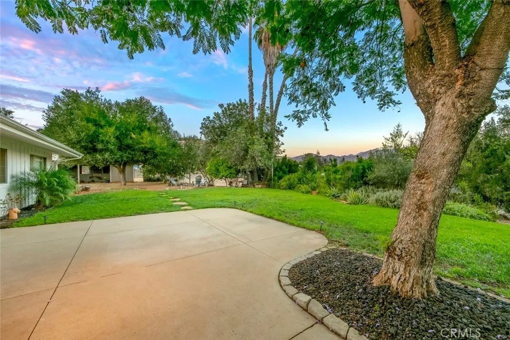 11525 Manzanita