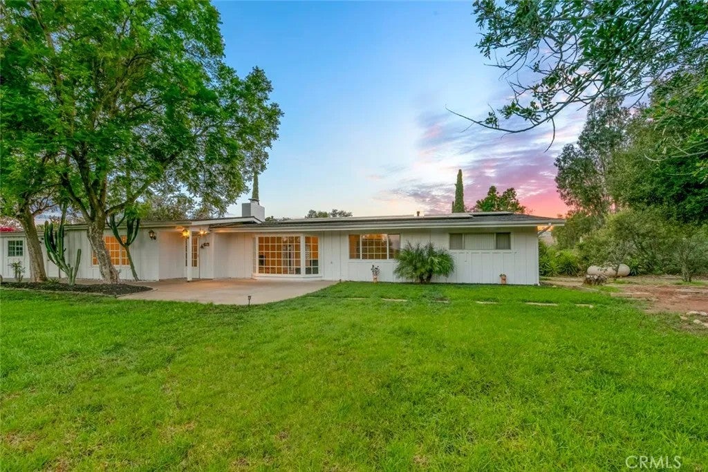 11525 Manzanita