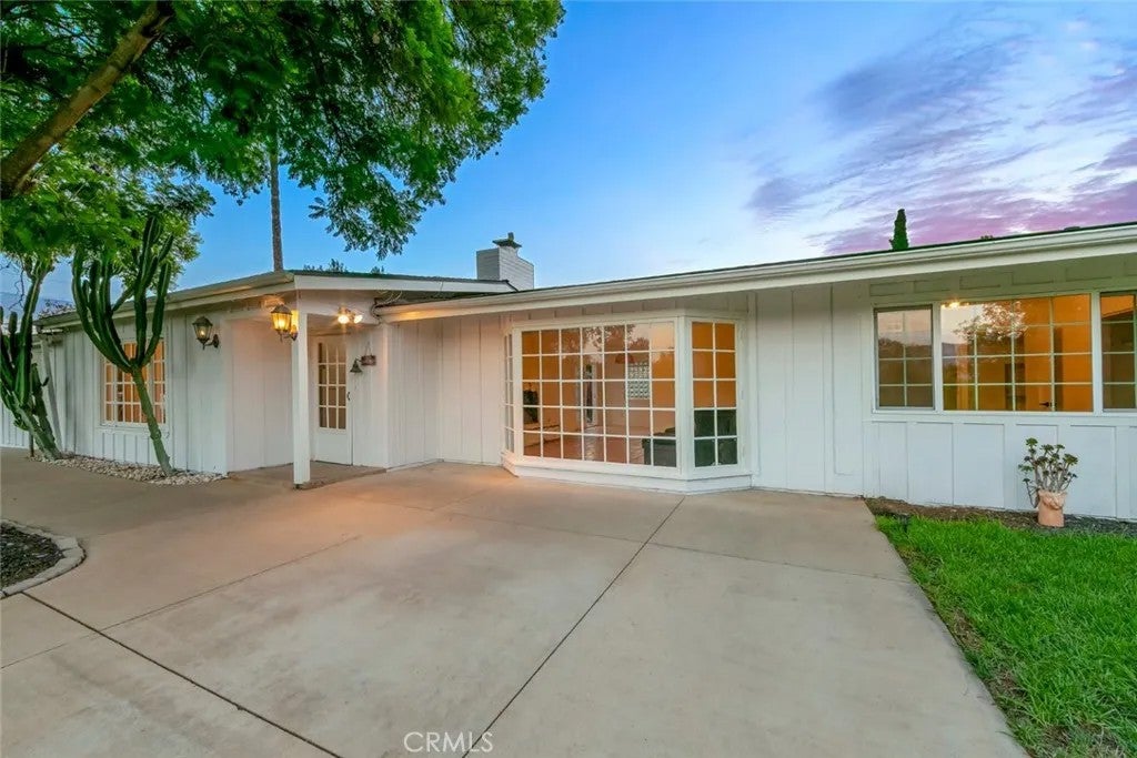 11525 Manzanita