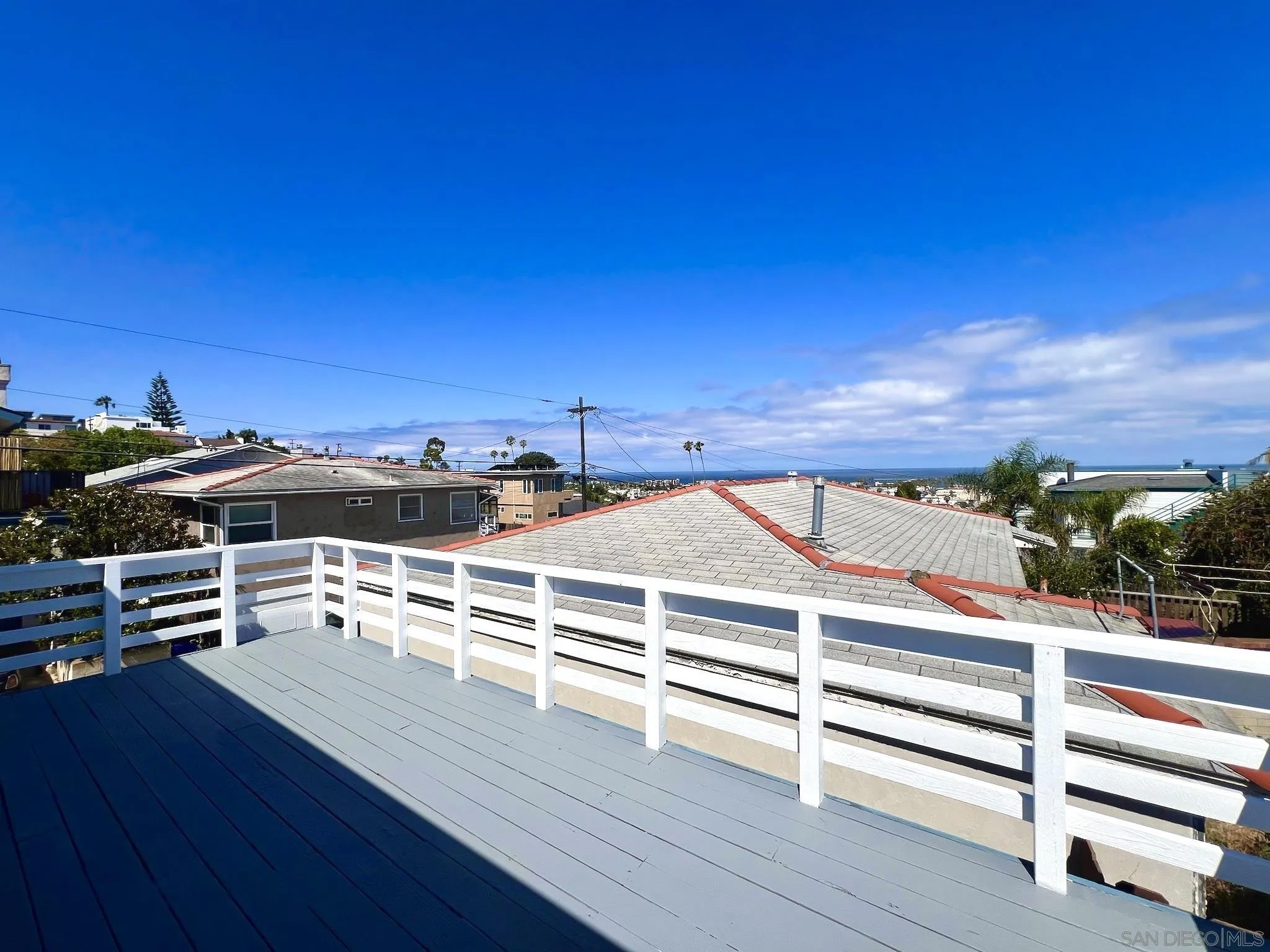 4551 Santa Monica Ave