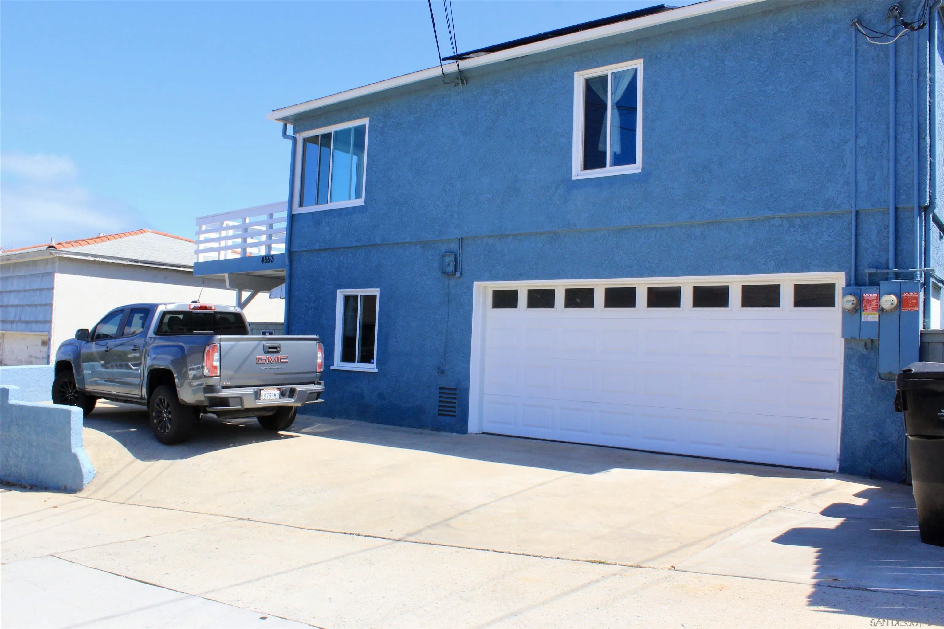 4551 Santa Monica Ave