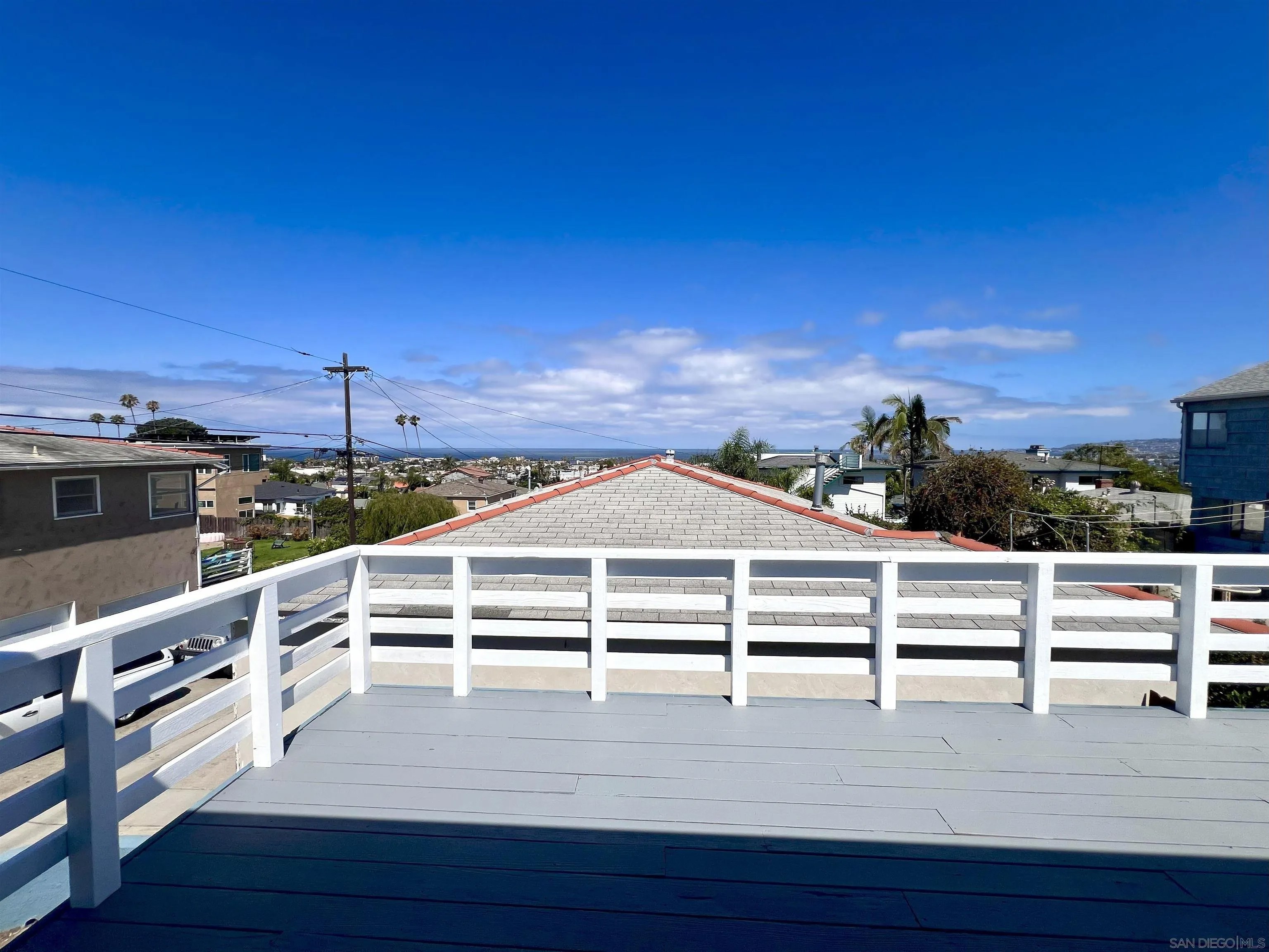 4551 Santa Monica Ave