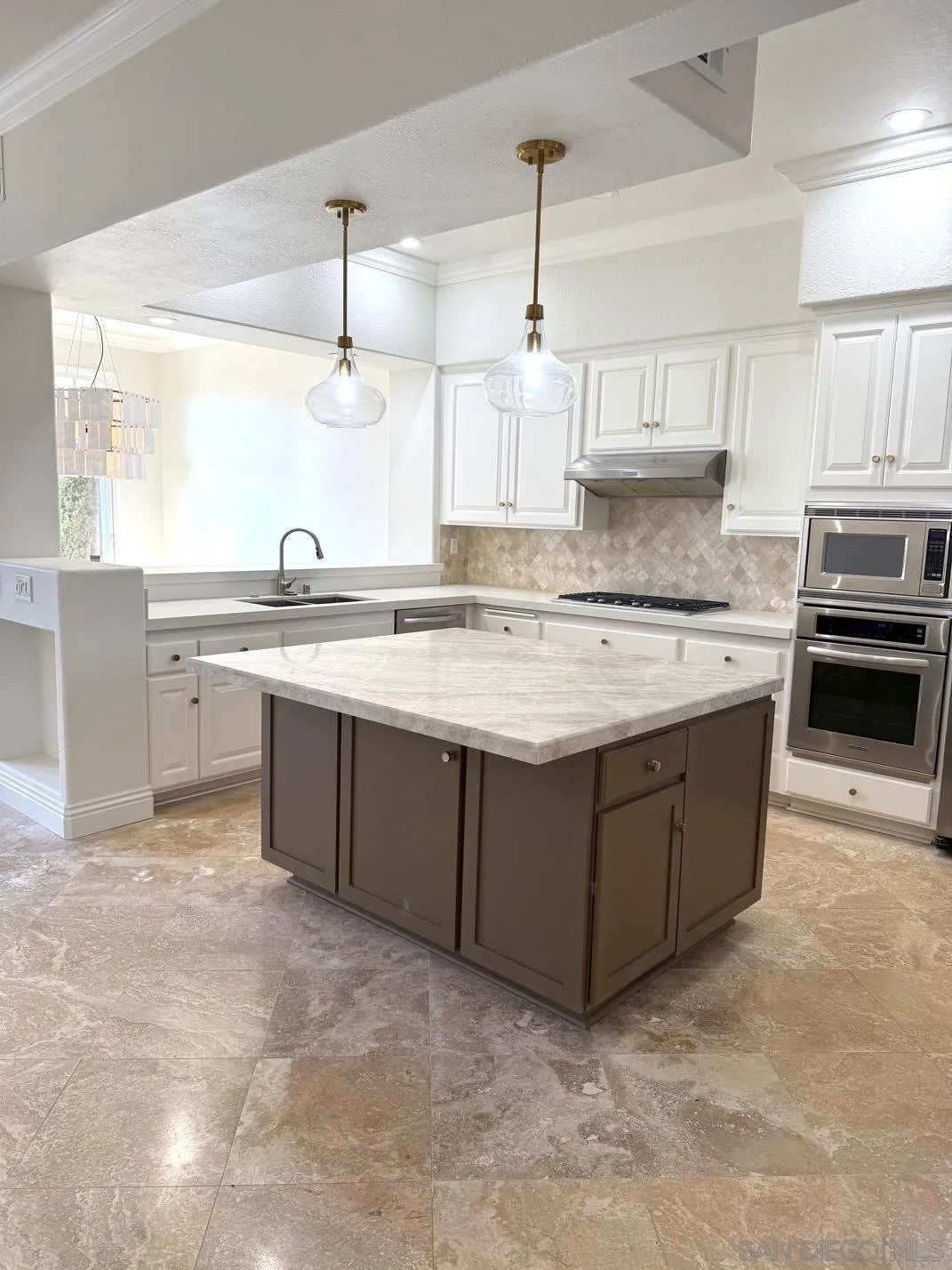 3774 Paseo Vista Famosa