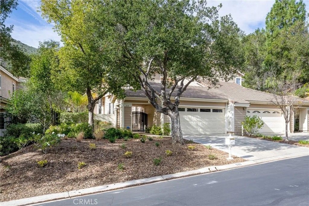 Photo of 939 Blue Mountain, Westlake Village, CA 91362 (MLS # CV25279569)