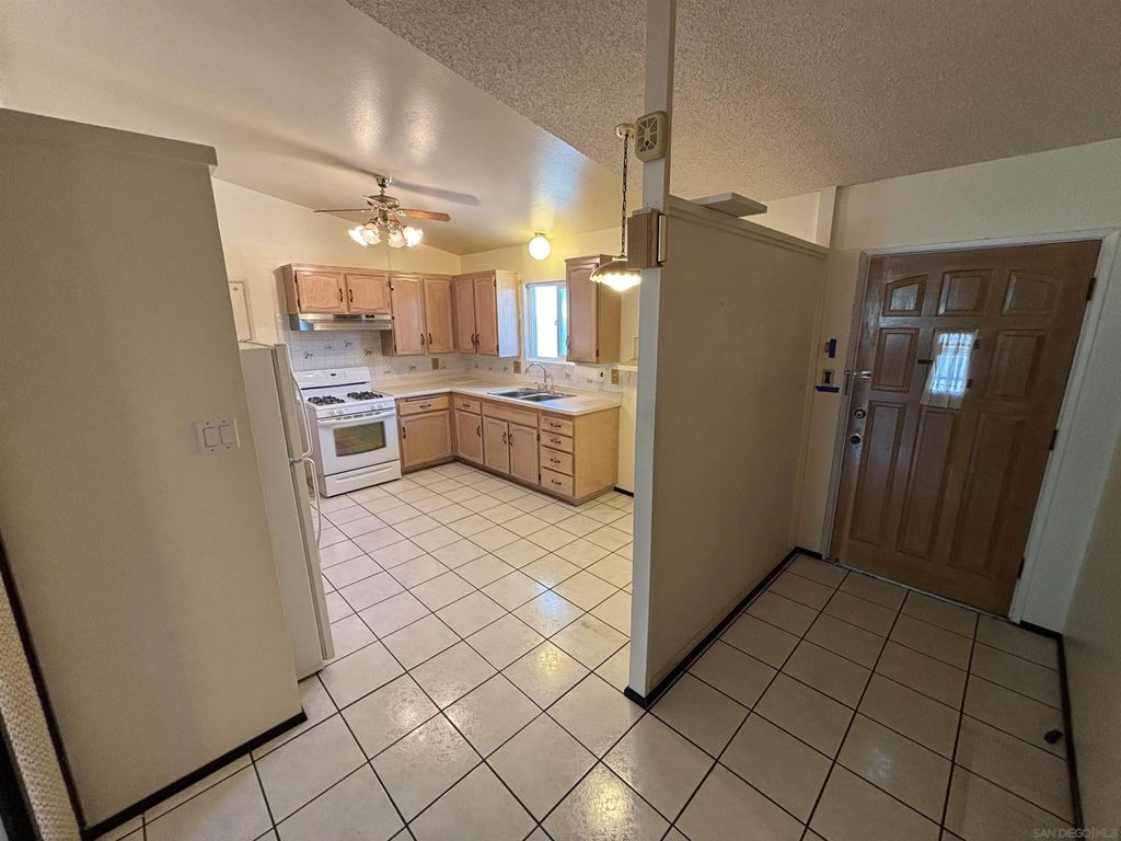 Photo of 610 Shuboro St, Vista, CA 92083 (MLS # 250039569)