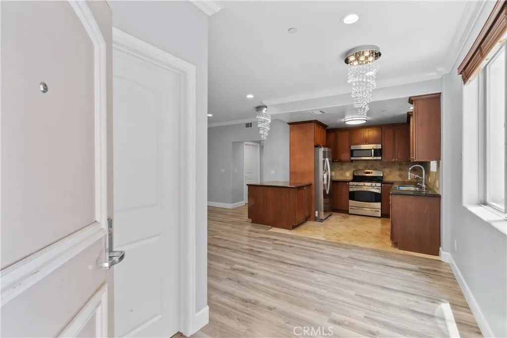 Photo of 11280 La Maida Street #303, North Hollywood, CA 91601 (MLS # SR26016876)